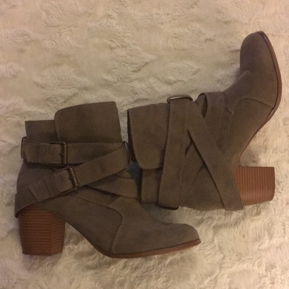 American Eagle Outfitters Boots